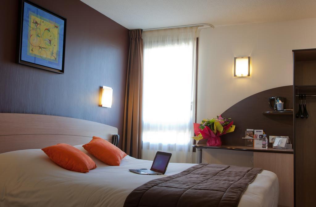 กีริยาด นิออร์ - เอสปาซ ม็องด์-ฟร้องซ์ Hotel นีออร์ ภายนอก รูปภาพ