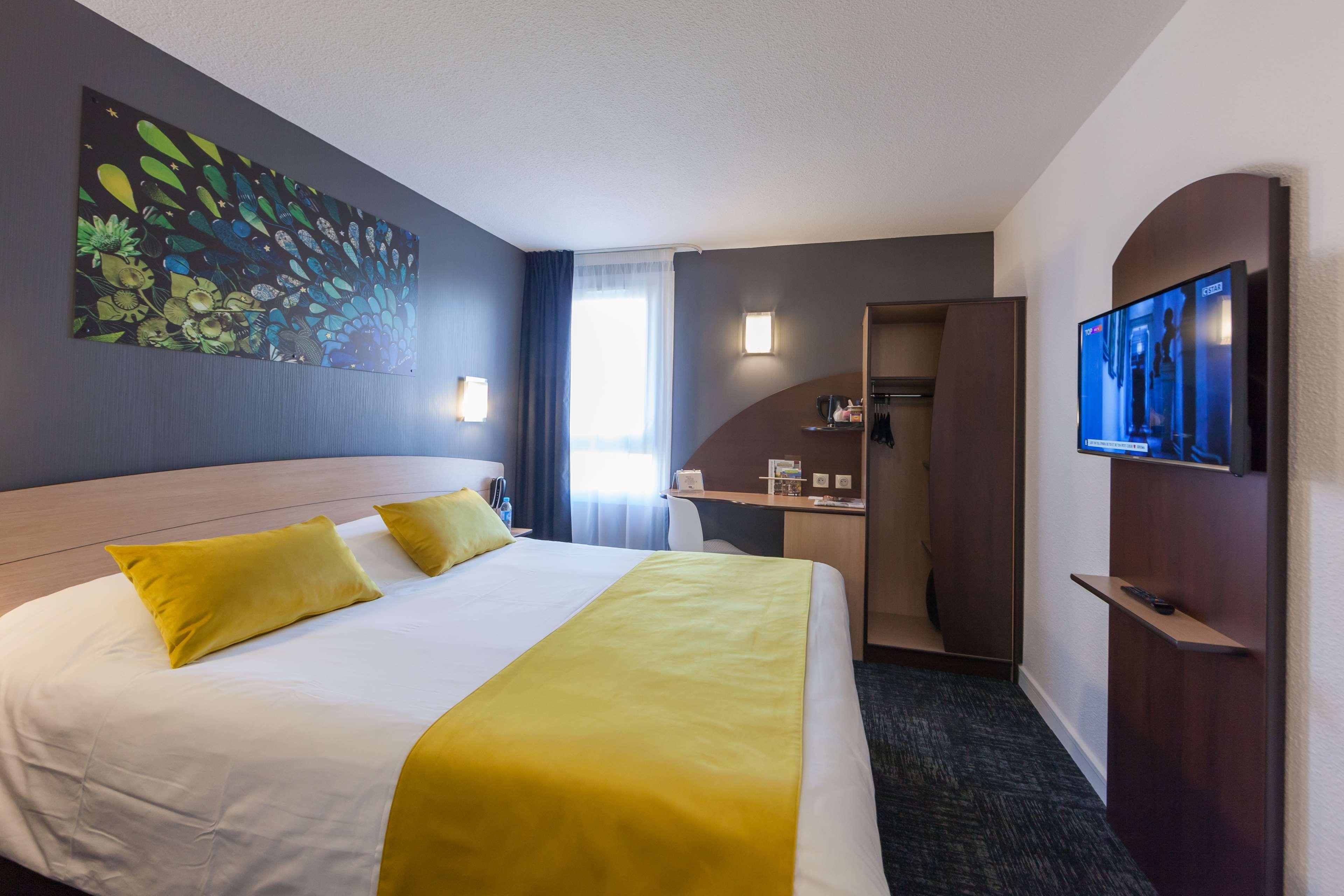 กีริยาด นิออร์ - เอสปาซ ม็องด์-ฟร้องซ์ Hotel นีออร์ ภายนอก รูปภาพ