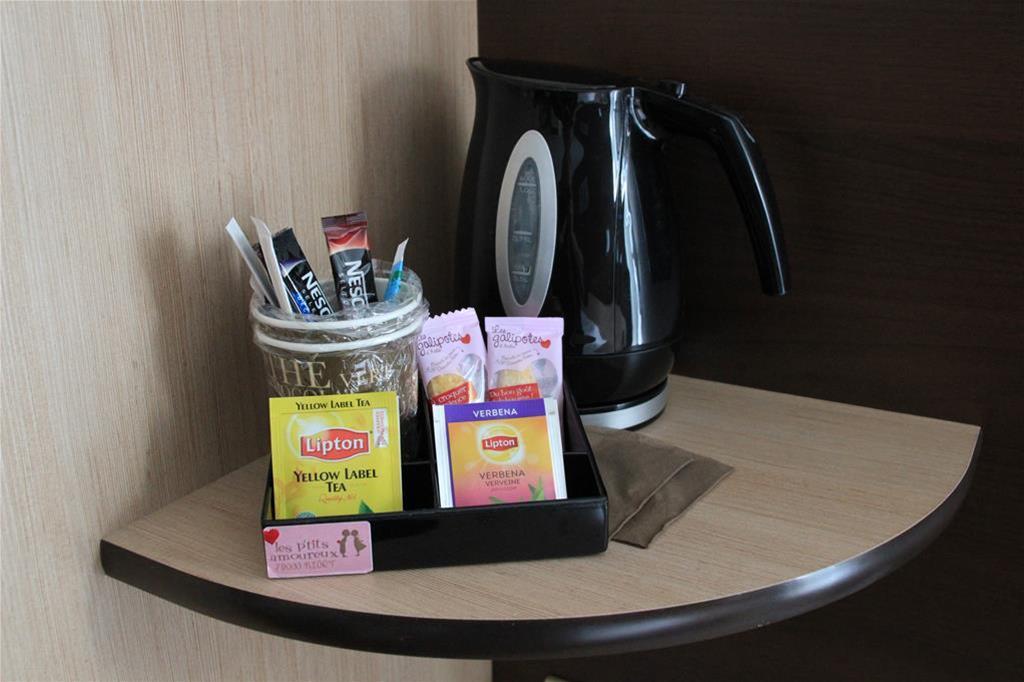 กีริยาด นิออร์ - เอสปาซ ม็องด์-ฟร้องซ์ Hotel นีออร์ ภายนอก รูปภาพ