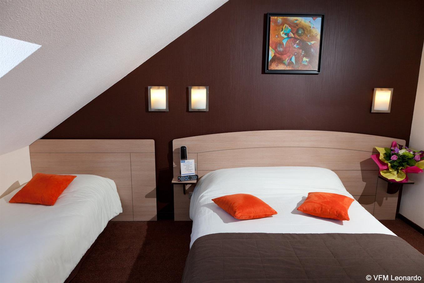 กีริยาด นิออร์ - เอสปาซ ม็องด์-ฟร้องซ์ Hotel นีออร์ ภายนอก รูปภาพ